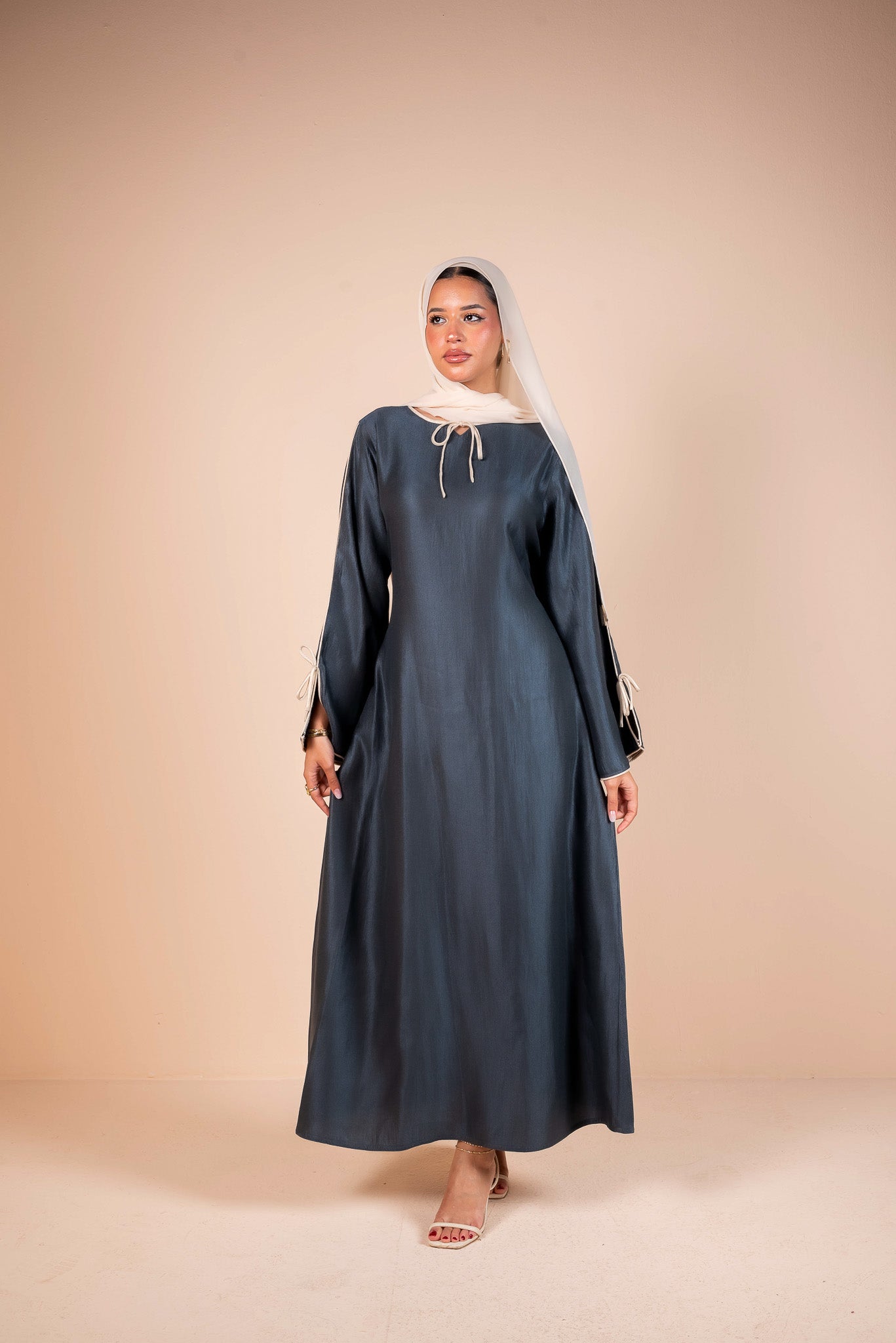 Navy Blue Bow Piped Abaya
