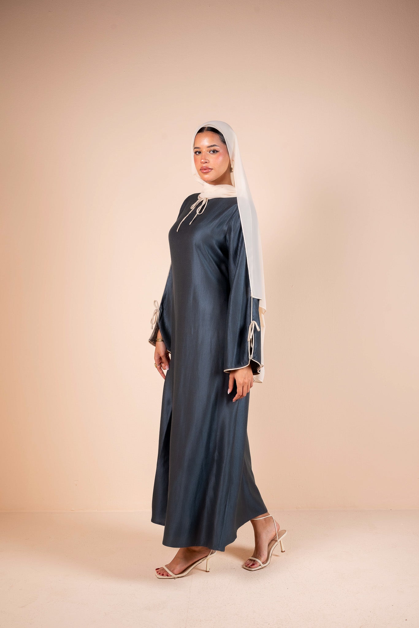 Navy Blue Bow Piped Abaya