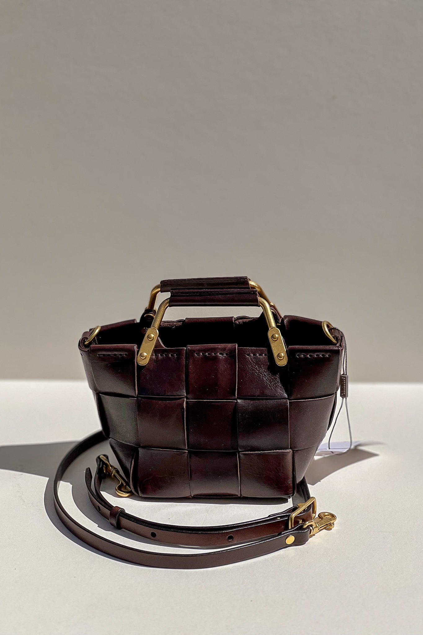 The Sculpted Edge Handbag – Cool Brown Chestnut