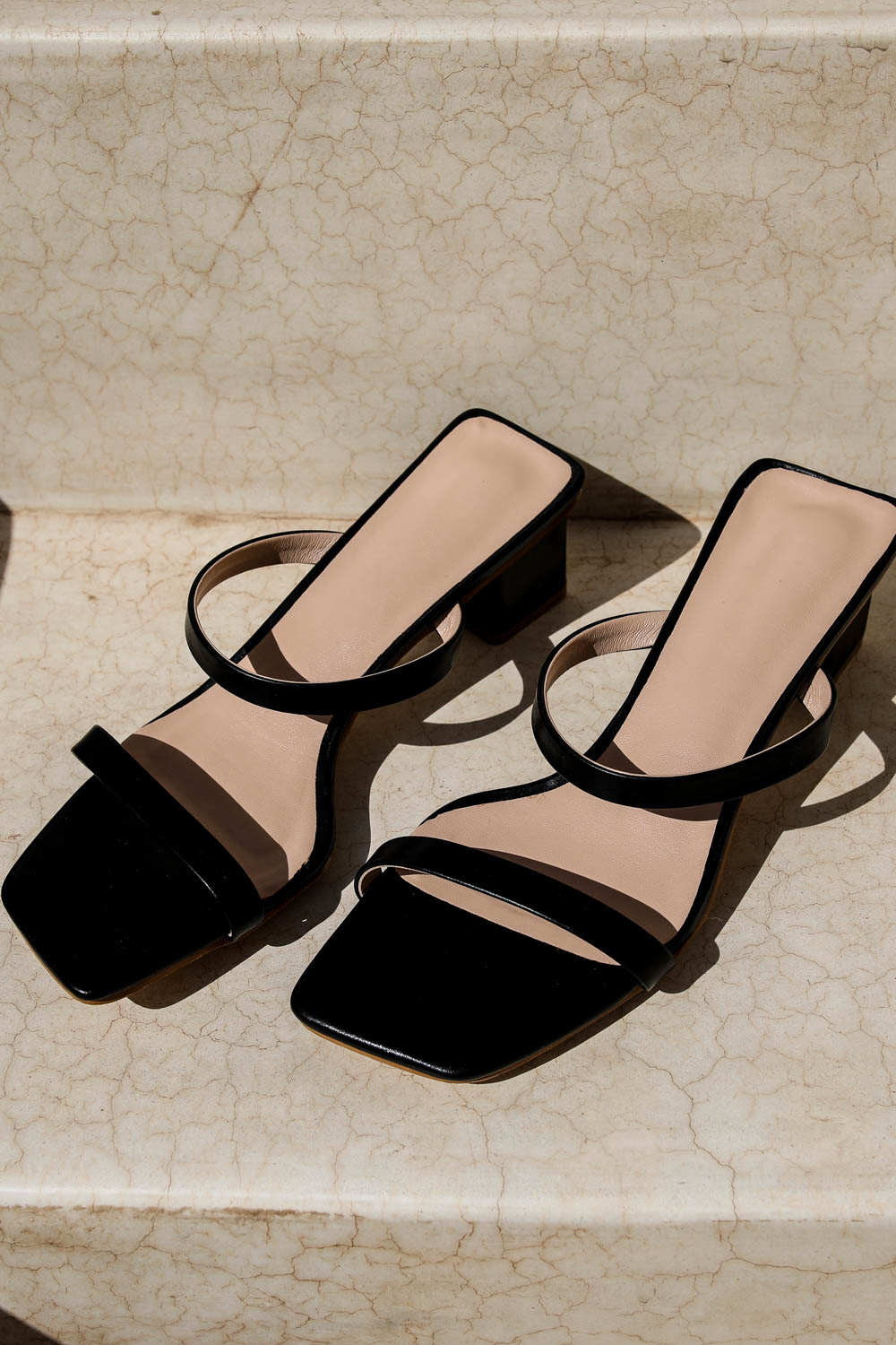Noir Sandal
